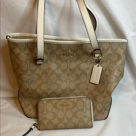 Coach Beige Signature Tote and Wallet Set - Picture 1 of 17